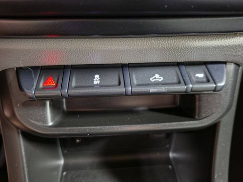 Used 2022 Chevrolet Colorado W/T w/ WT Convenience Package AWD/4WD image 33