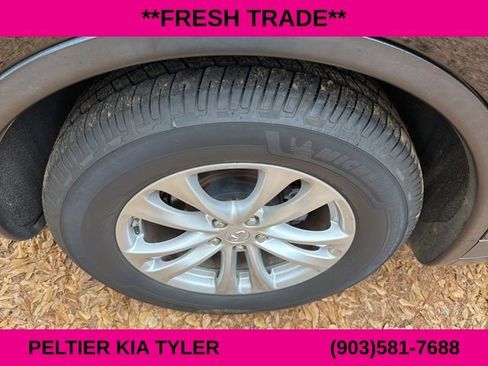 Used 2017 INFINITI QX70 AWD image 12