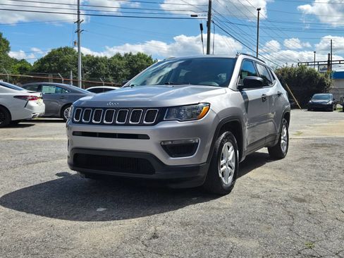 Used 2017 Jeep Compass Sport w/ Cold Weather Group FWD image 2