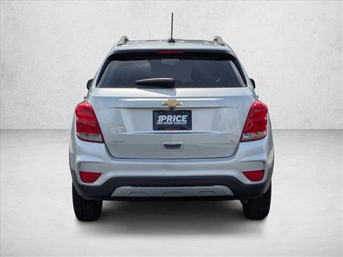 Used 2019 Chevrolet Trax LT w/ LT Convenience Package FWD image 7