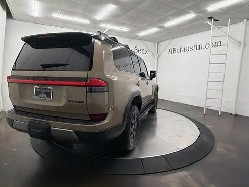Used 2025 Lexus GX 550 AWD/4WD image 7