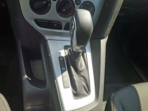 Used 2012 Ford Focus SE w/ SE Winter Pkg FWD image 20