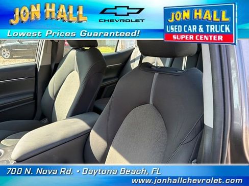 Used 2022 Toyota Camry LE image 17