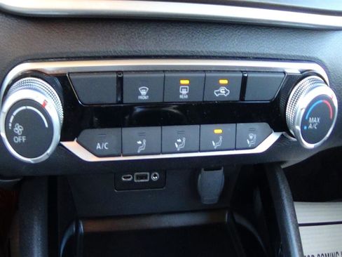 Used 2024 Nissan Altima 2.5 SV image 25