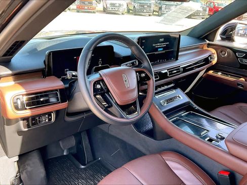 Used 2025 Lincoln Aviator Reserve image 18