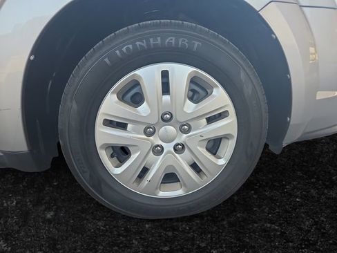 Used 2020 Dodge Journey SE FWD image 4