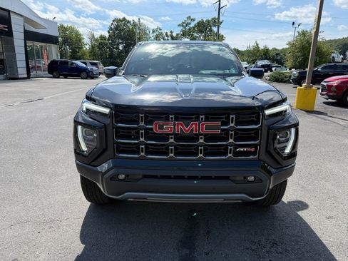 Used 2023 GMC Canyon AT4 w/ AT4 Premium Package AWD/4WD image 8