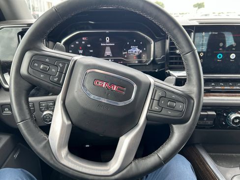 Used 2025 GMC Sierra 1500 Elevation w/ Elevation Premium Package AWD/4WD image 16