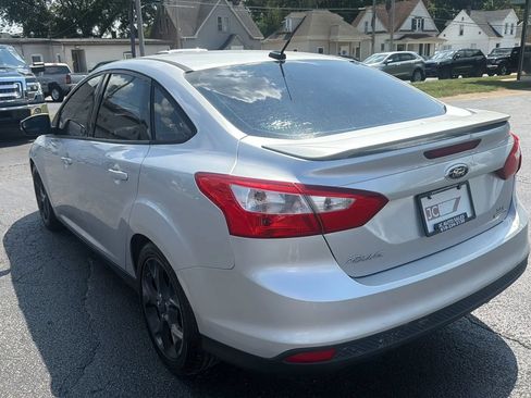 Used 2014 Ford Focus SE w/ Equipment Group 201A FWD image 7