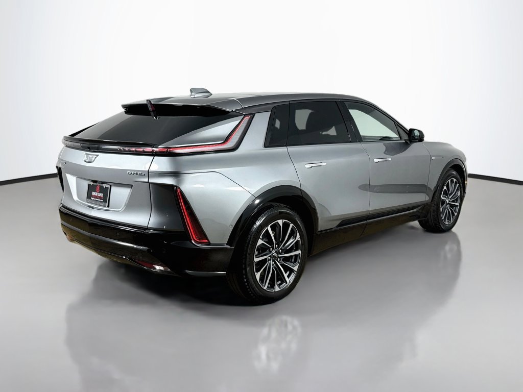 Used 2024 Cadillac Lyriq Sport AWD/4WD image 7
