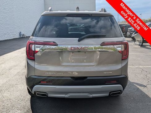 Used 2023 GMC Acadia SLT AWD/4WD image 6