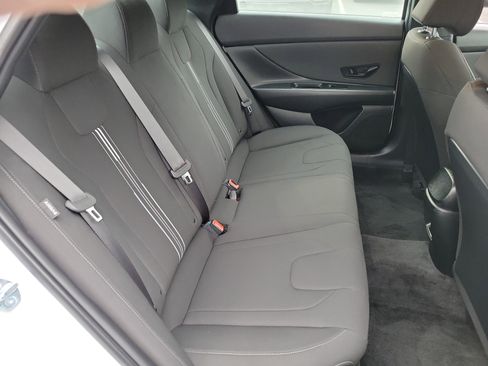 Certified 2025 Hyundai Elantra Sport image 21