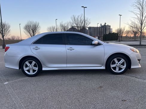Used 2013 Toyota Camry SE w/ Convenience Pkg image 6