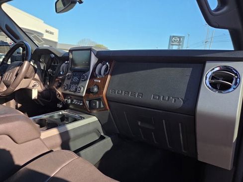 Used 2015 Ford F350 Lariat image 14