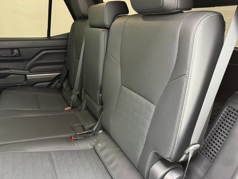 Used 2025 Toyota 4Runner TRD Off-Road Premium image 35