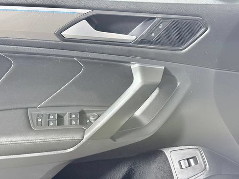 Used 2022 Volkswagen Tiguan SE R-Line AWD/4WD image 23