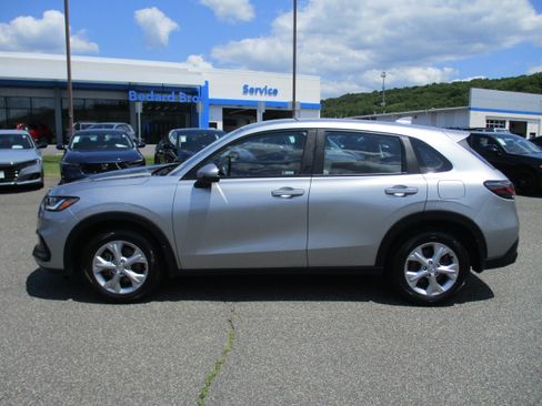 Certified 2023 Honda HR-V LX image 8