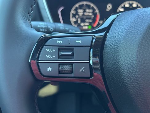 New 2025 Honda Pilot Touring image 19