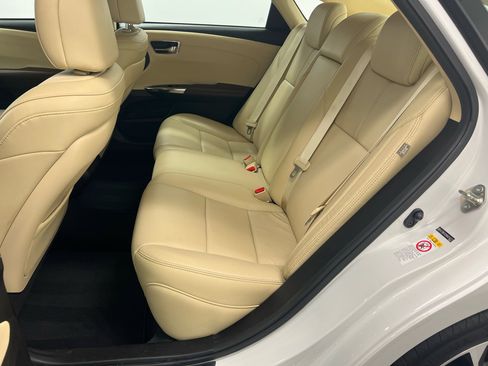 Used 2017 Toyota Avalon XLE Premium image 8