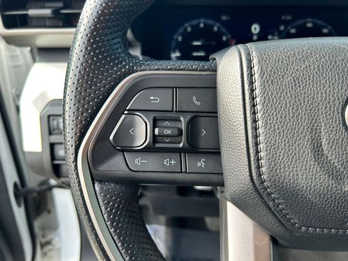 Certified 2024 Toyota Tacoma TRD Off-Road AWD/4WD image 15