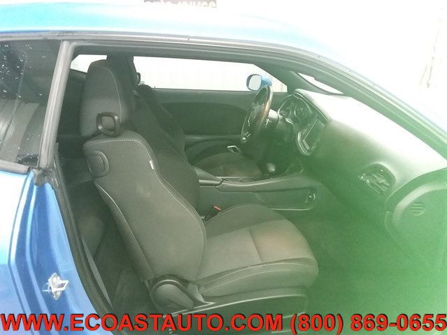 Used 2015 Dodge Challenger R/T RWD image 12