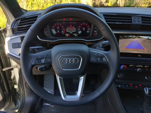 Certified 2025 Audi Q3 2.0T Premium w/ Convenience Package image 29