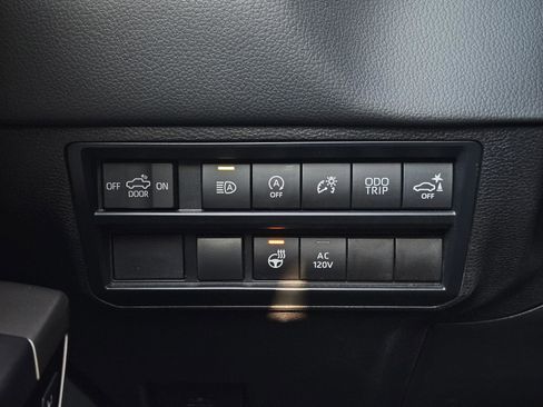 Used 2024 Toyota Tundra Limited image 25