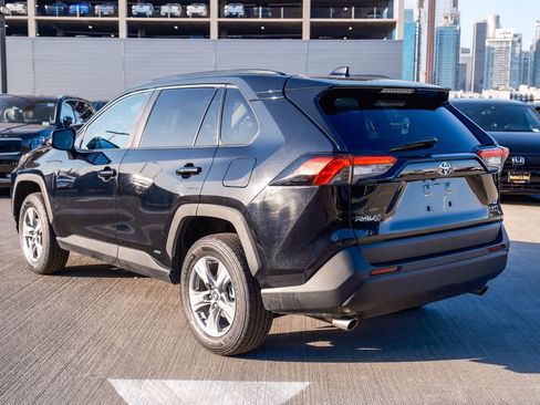 Certified 2025 Toyota RAV4 LE AWD/4WD image 6