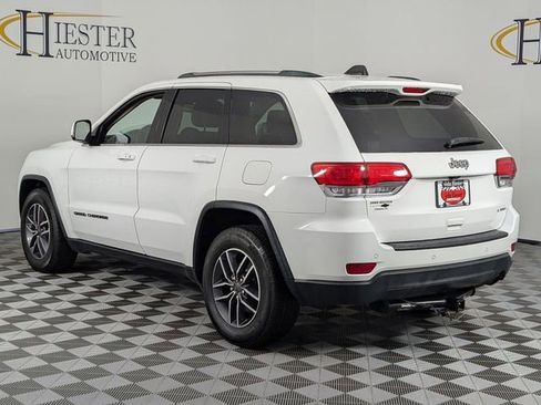 Used 2019 Jeep Grand Cherokee Laredo w/ 18" Wheel & 8.4" Radio Group image 5