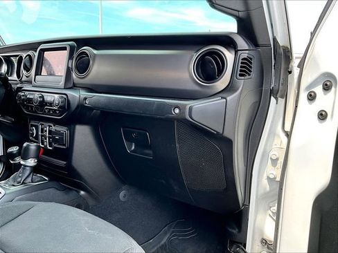 Used 2020 Jeep Gladiator Sport w/ Quick Order Package 24S AWD/4WD image 13