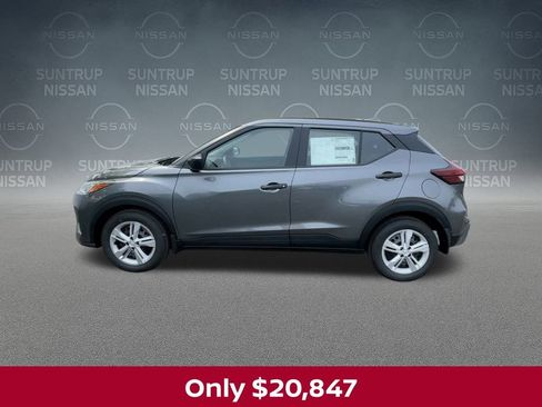 New 2025 Nissan Kicks Play S image 6