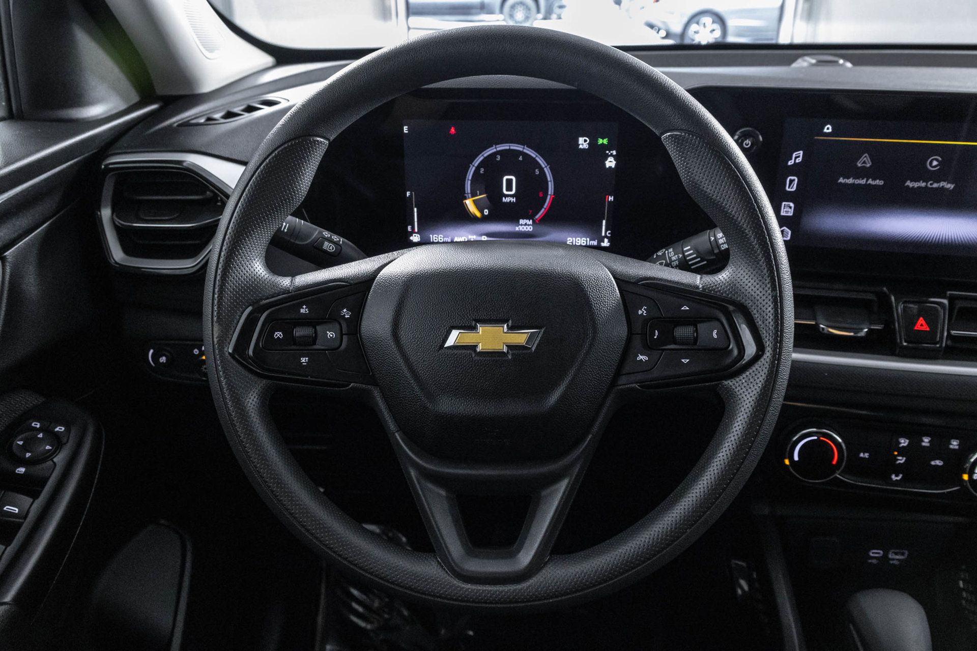 Used 2025 Chevrolet TrailBlazer LT AWD/4WD image 26