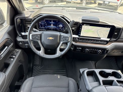 Used 2025 Chevrolet Silverado 1500 LT RWD image 15