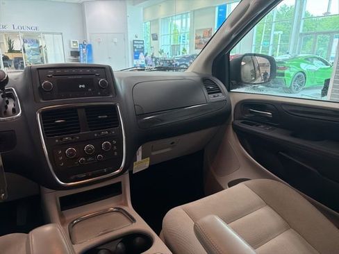 Used 2015 Dodge Grand Caravan SXT FWD image 20