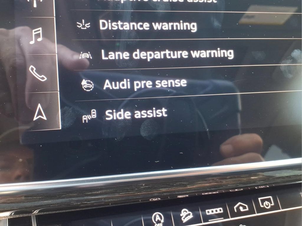 Used 2023 Audi Q7 2.0T Premium w/ Convenience Package AWD/4WD image 17