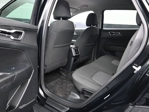 Used 2025 Kia Sportage LX image 18
