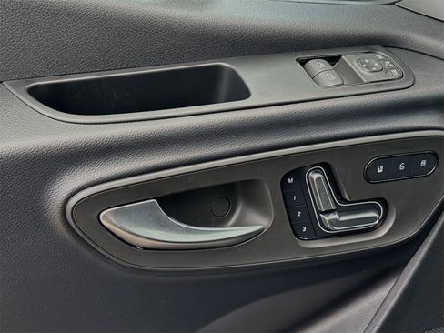 Used 2024 Mercedes-Benz Sprinter 2500 image 11