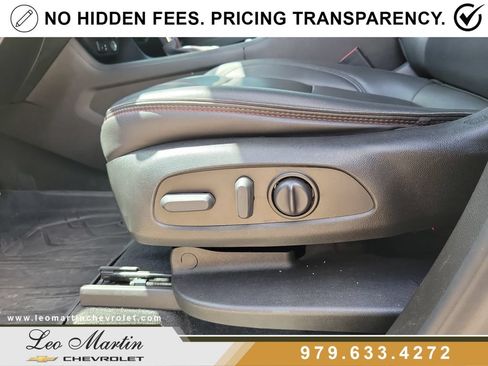 Used 2023 Chevrolet Traverse RS w/ LPO, Floor Liner Package FWD image 17