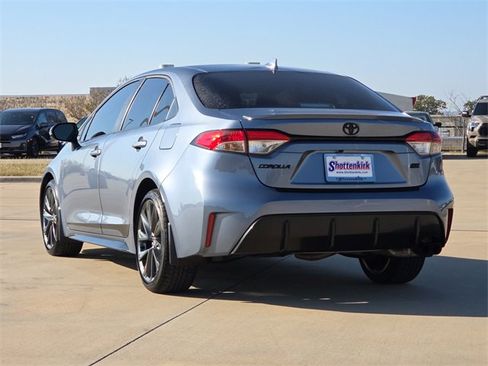 Used 2025 Toyota Corolla SE image 6