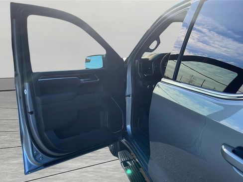 New 2026 GMC Sierra 1500 SLE image 14