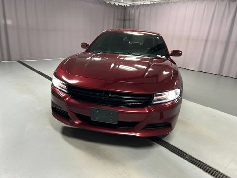 Used 2019 Dodge Charger SXT w/ Leather Interior Group RWD image 2