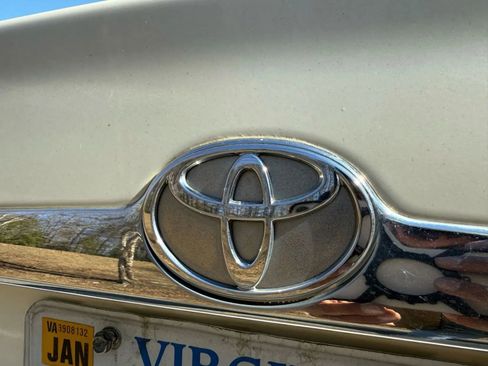 Used 2001 Toyota Avalon XL image 12