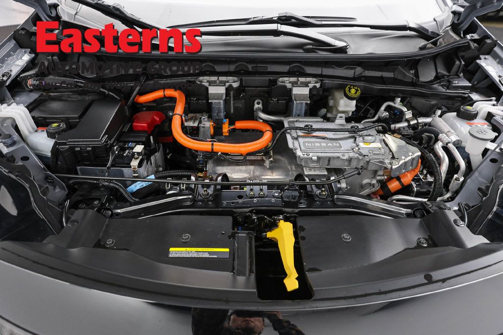 Used 2023 Nissan Ariya AWD image 9