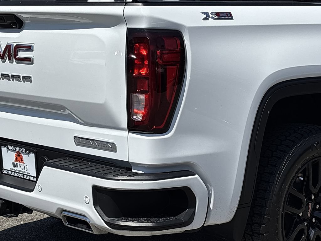 Used 2024 GMC Sierra 1500 Elevation w/ Preferred Package AWD/4WD image 4
