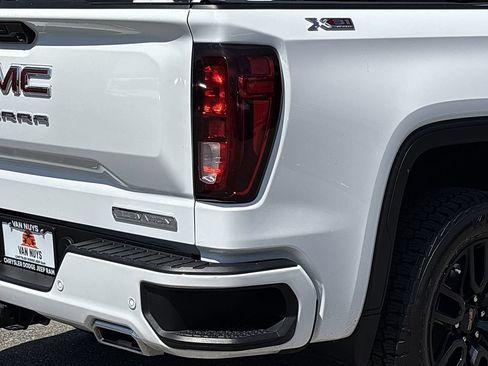 Used 2024 GMC Sierra 1500 Elevation w/ Preferred Package AWD/4WD image 4