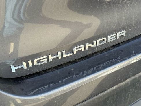 Used 2020 Toyota Highlander XLE image 10