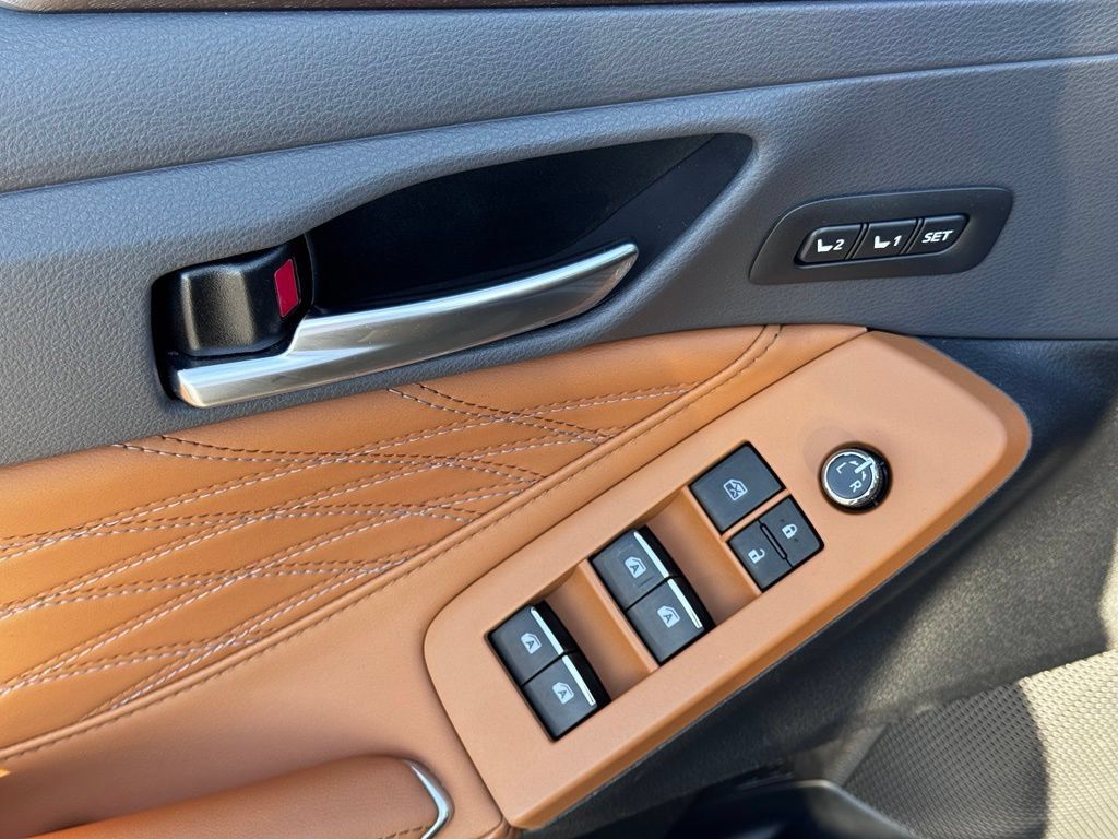 Used 2019 Toyota Avalon Limited w/ Advanced Safety Package FWD image 22