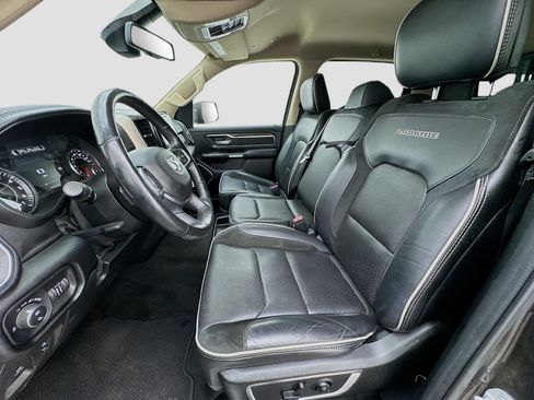 Used 2019 RAM 1500 Laramie AWD/4WD image 13