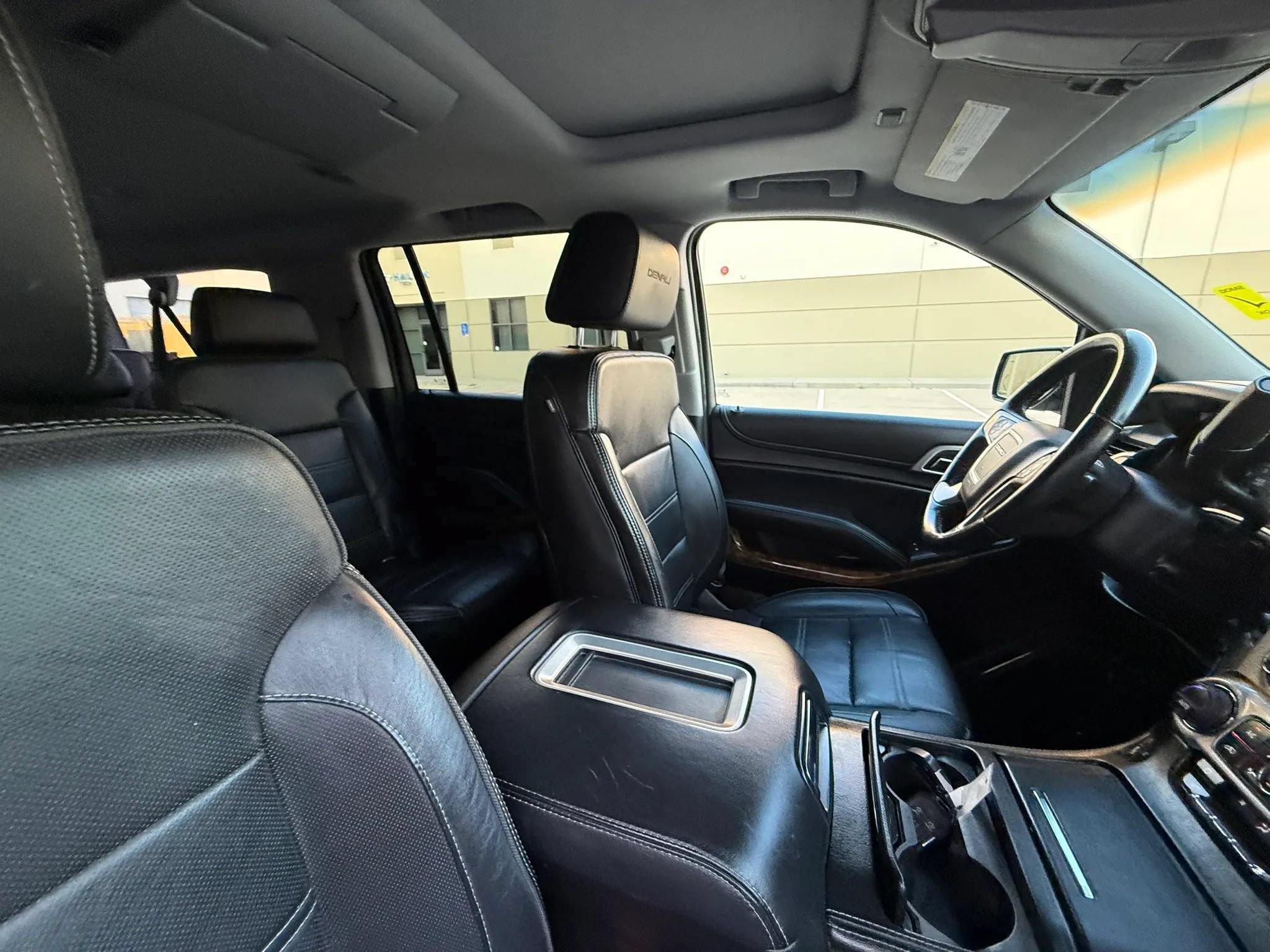 Used 2015 GMC Yukon XL Denali w/ Touring Package AWD/4WD image 33