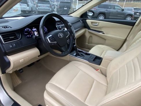 Used 2015 Toyota Camry XLE image 10